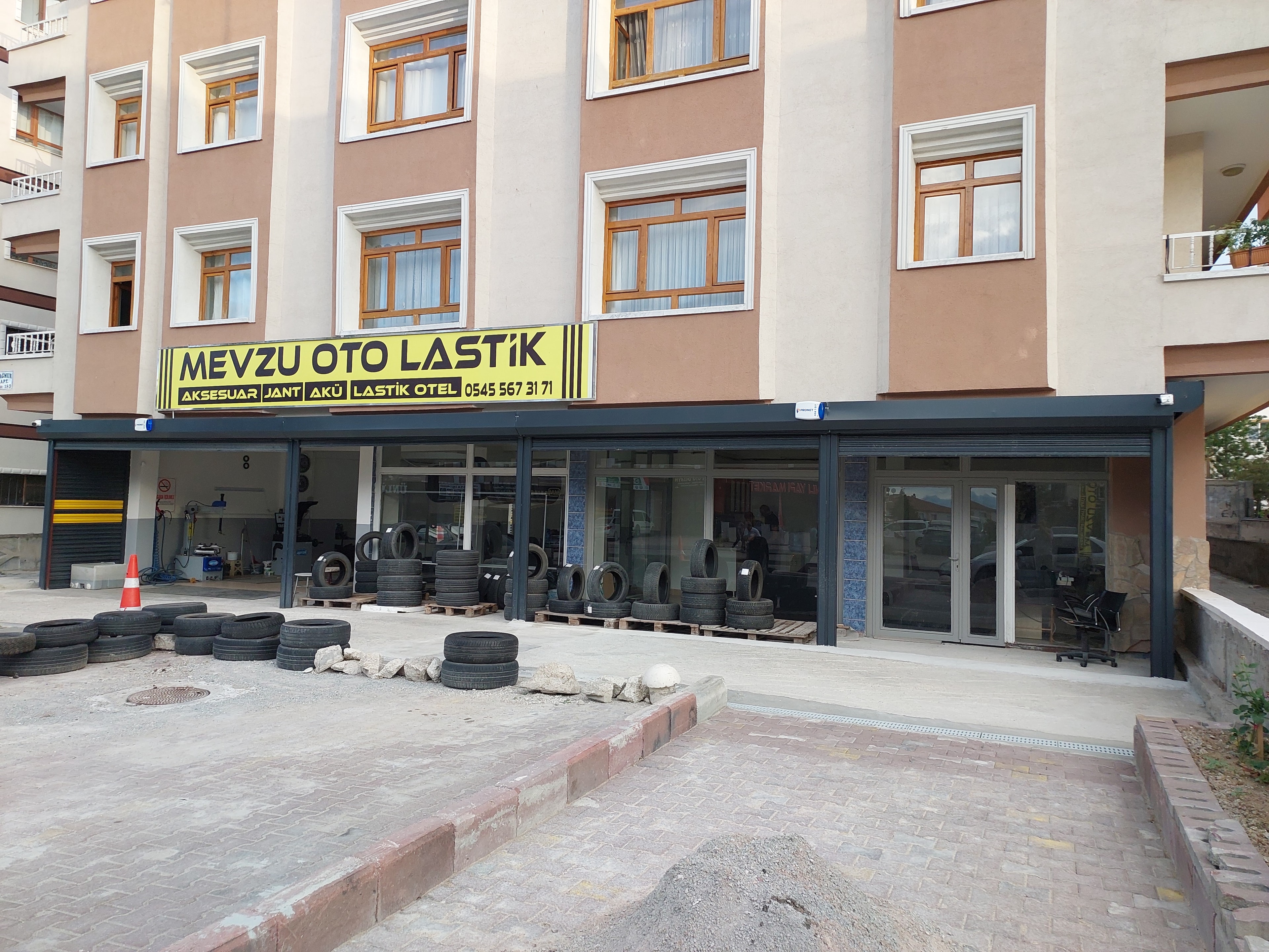 ETİMESGUT CADDE ÜZERİ KURUMSAL FİRMALARA 350 M2 DÜKKAN FIRSATI